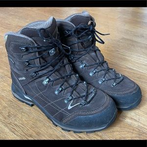 Lowa Vantage GTX Mid Hiking Boots - Men’s